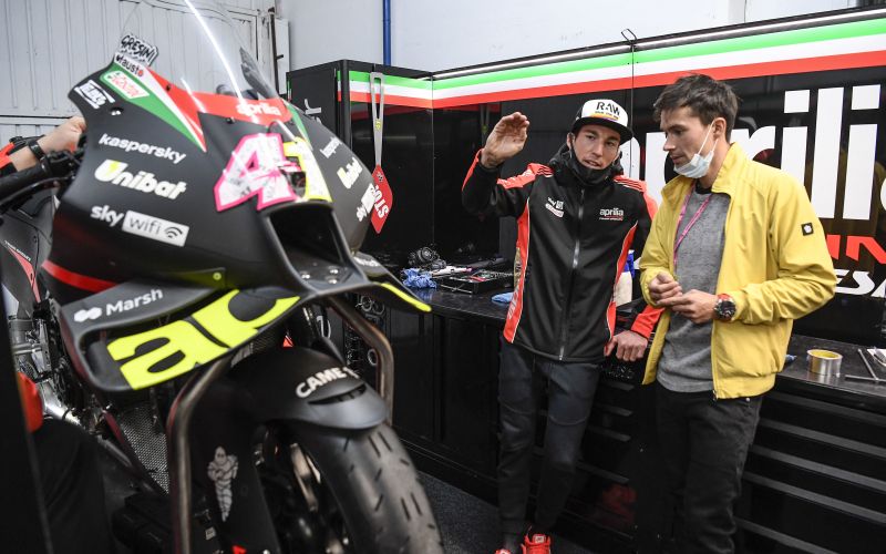 roglic espargaro.jpg