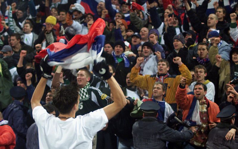 acimovic-navijaci-bukaresta 2001