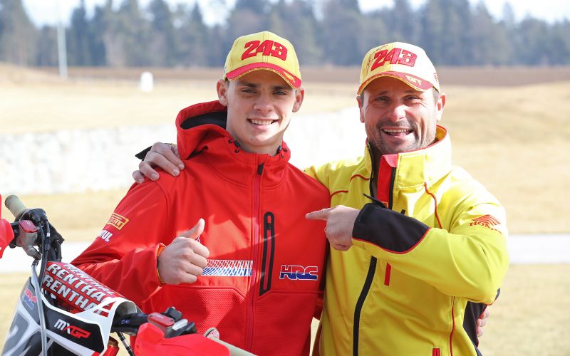 tim bogo gajser.JPG