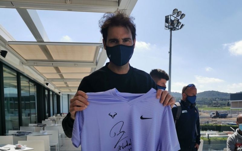 Nadal, dres.jpg