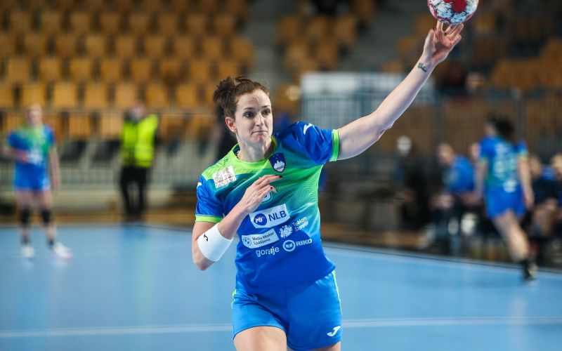 ana gros.jpg