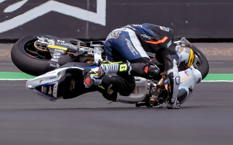 moto2.jpg