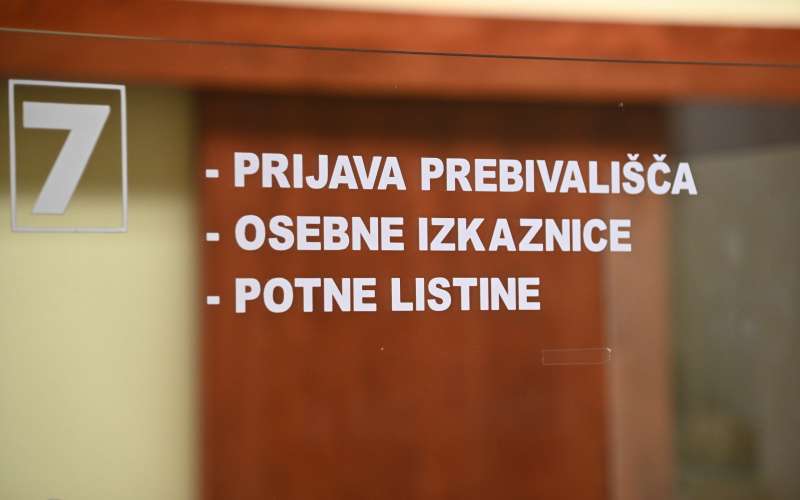 upravna-enota, osebne-izkaznice, potne-listine