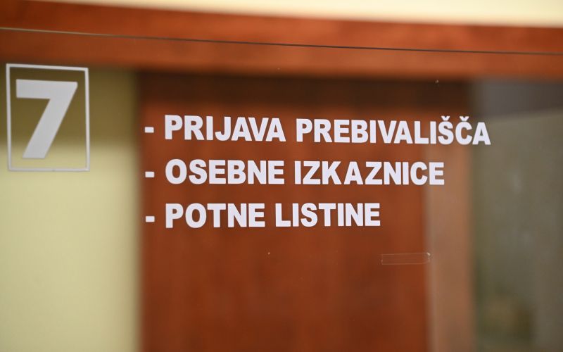 upravna-enota, osebne-izkaznice, potne-listine