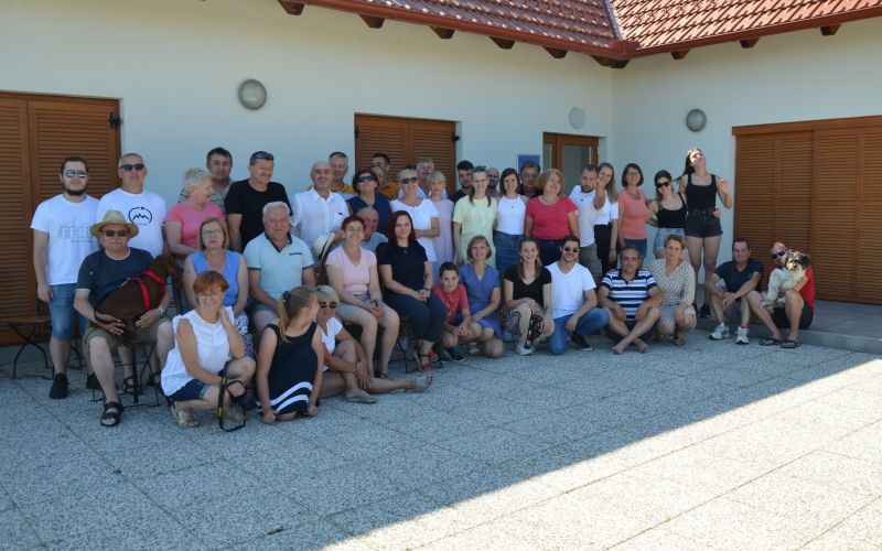 VELIKADRUŽINA ČONTALOVIH V LENDAVSKIH GORICAH.JPG