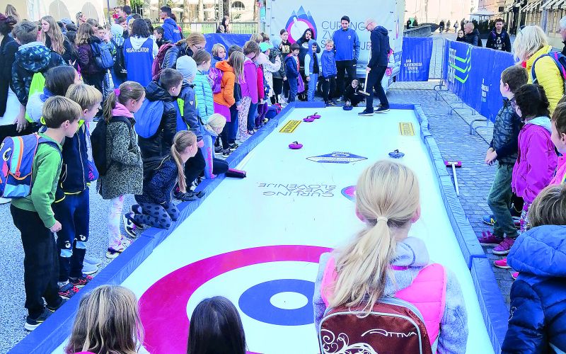 149-19-curling 1.jpg