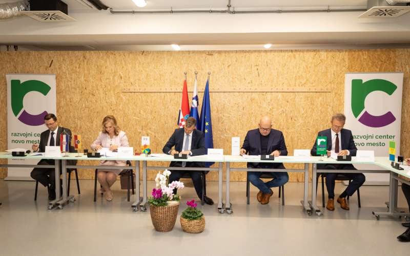 podpis_konvencije_in_statuta.jpg