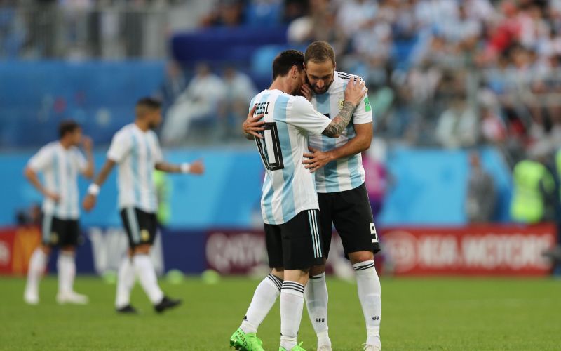 messi higuain.jpg