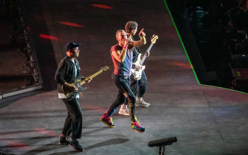 Coldplay nadaljujejo rekordno turnejo: prodali že več kot 7,5 milijona vstopnic, kar je več kot kate