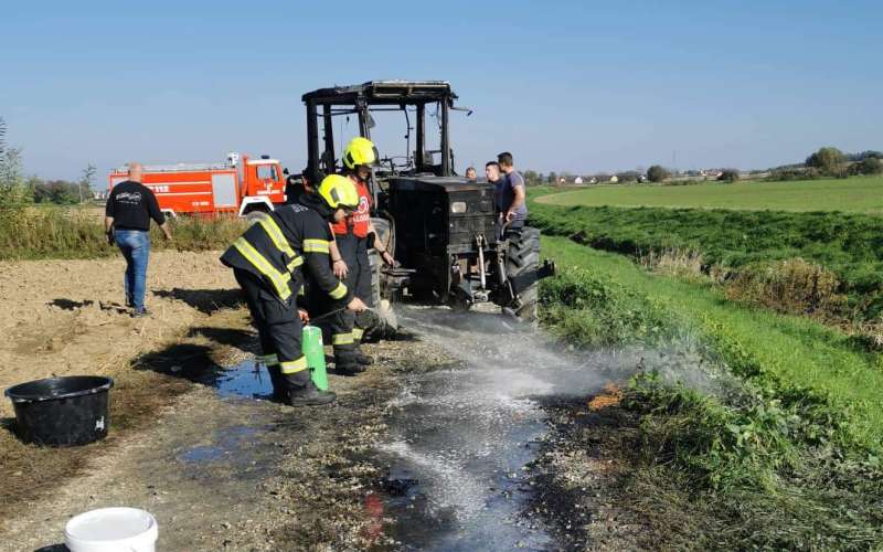 gasilci, radoslavci, traktor, požar