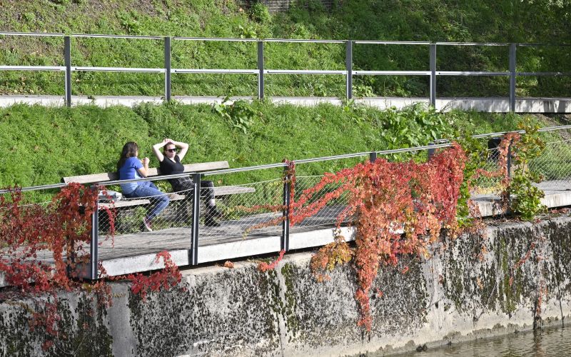 ljubljanica, oktober, jesen, ljudje, sonce.JPG