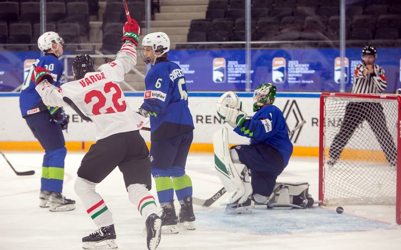slovenija madzarska hokej u20 22.jpg
