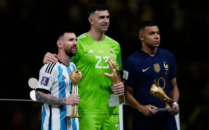 Messi Martinez Mbappe.jpg
