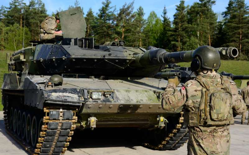 tank leopard.jpg