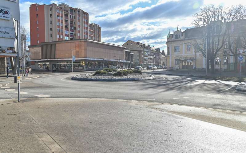 trg-zmage-murska-sobota, spomenik