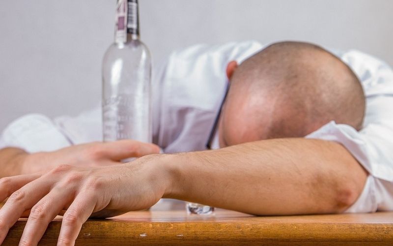 alcoholic-1939418_1280.jpg