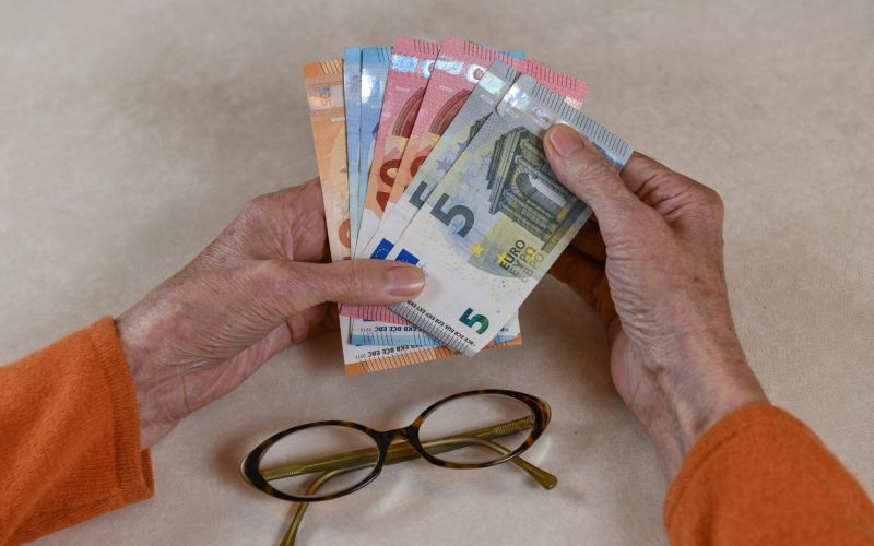 upokojenec, upokojenka.jpg