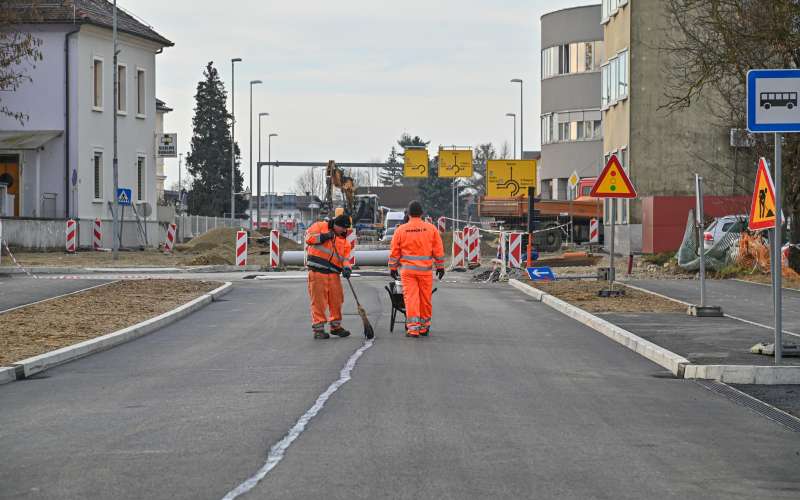 pomgrad, asfaltiranje, gradbena-dela, gradbišče, delo-na-cesti, gregorčičeva-ulica