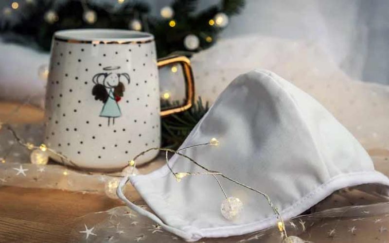 covid-prazniki-maska