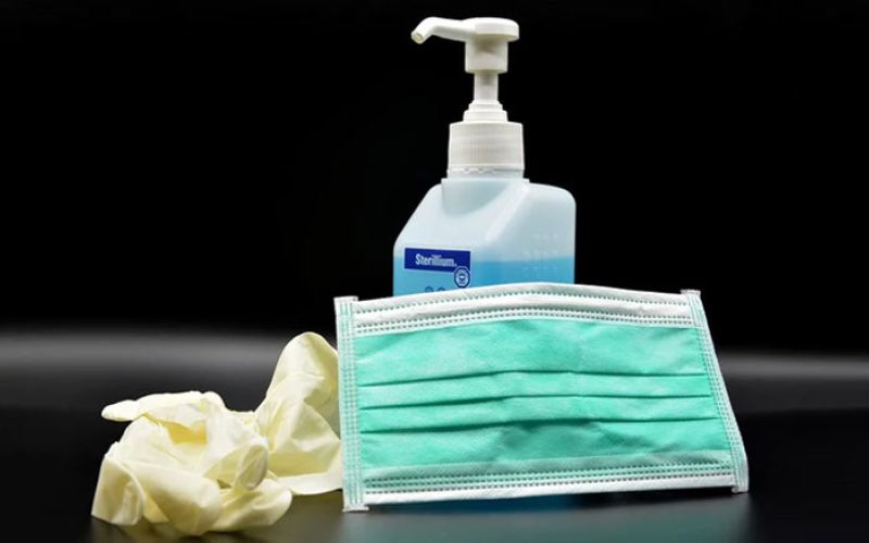 razkuzilo-maska-rokavice