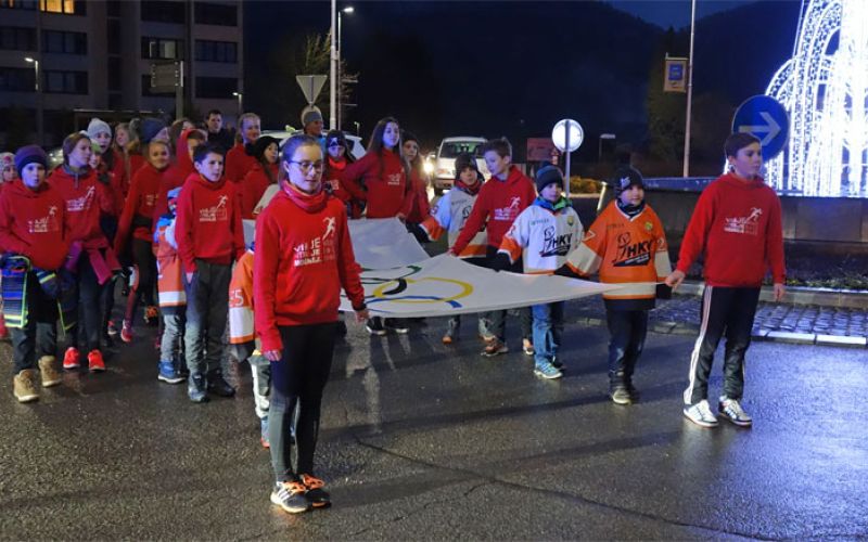 olimpijska_bakla_velenje-zastava