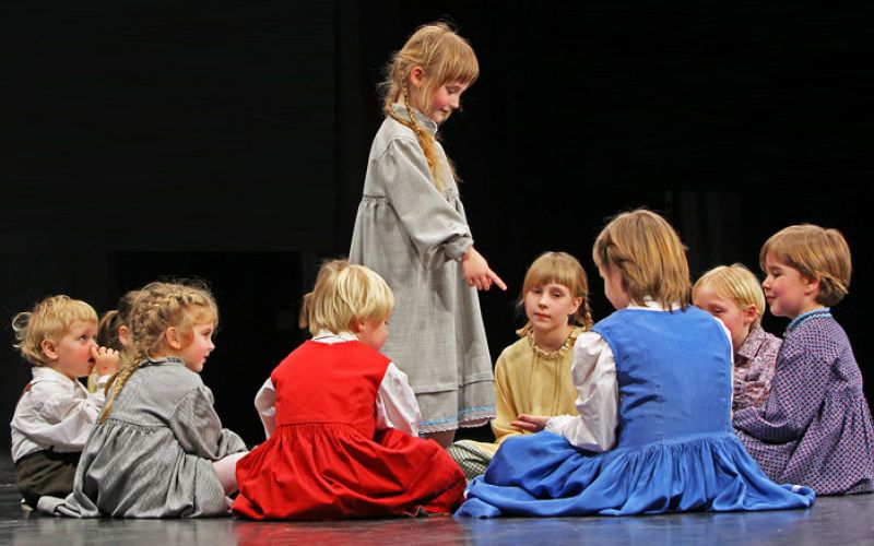 z-igro-in-plesom-v-pomlad