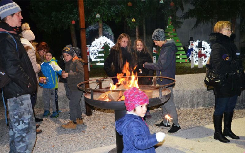 carobna_promenada_2016_ogenj