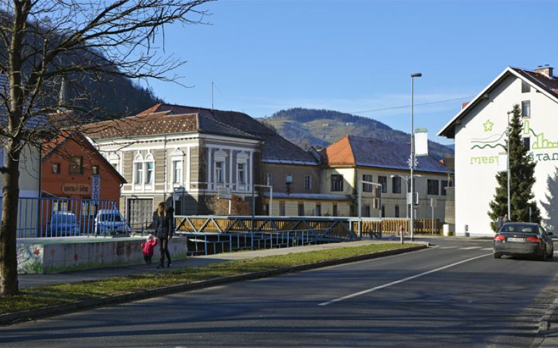 sostanj_mesto_svetlobe_metlece