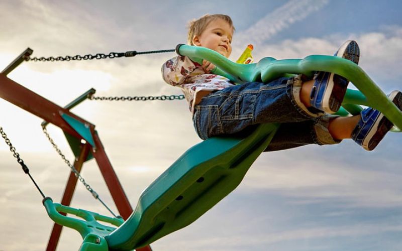 otrok, igralo, igrisce, gugalnica, vrtec