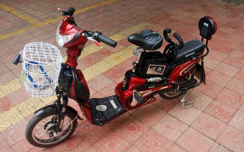moped-19377_960_720