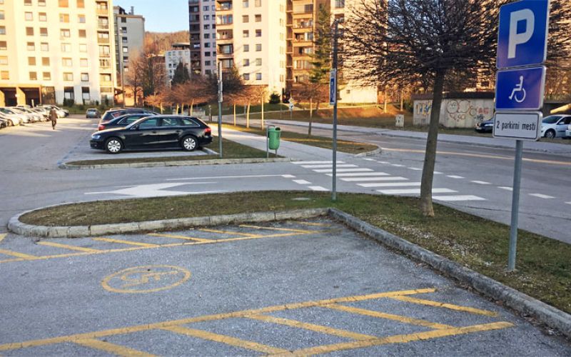 invalidski_parkirni_prostor