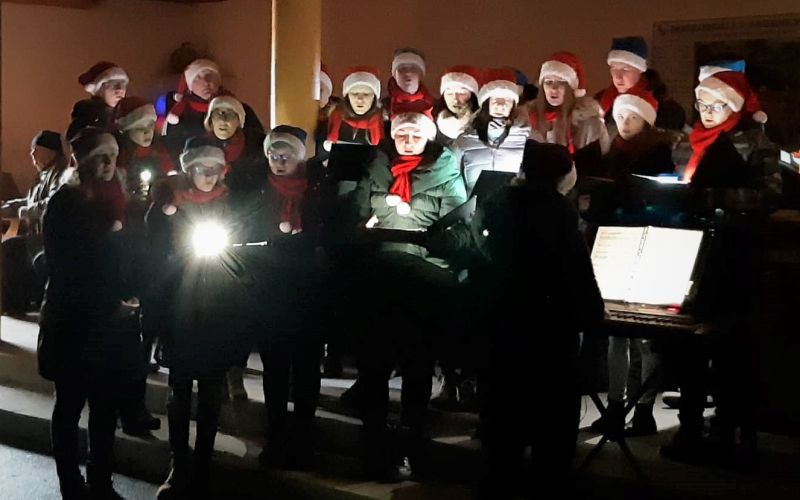 V Skornem prižgali lučke