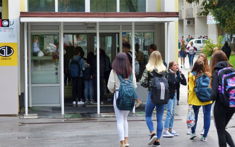 sola_gimnazija_ucenci