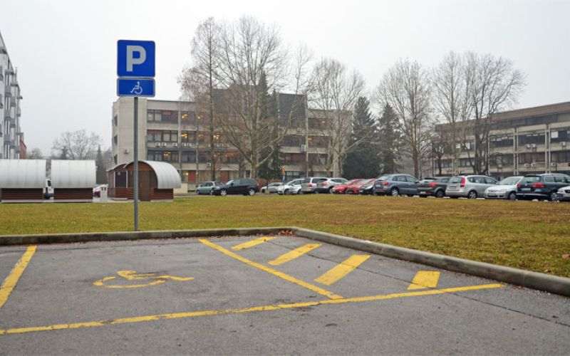 modre-cone-parkiranje