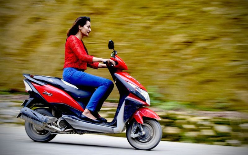 moped-skuter-motoristi