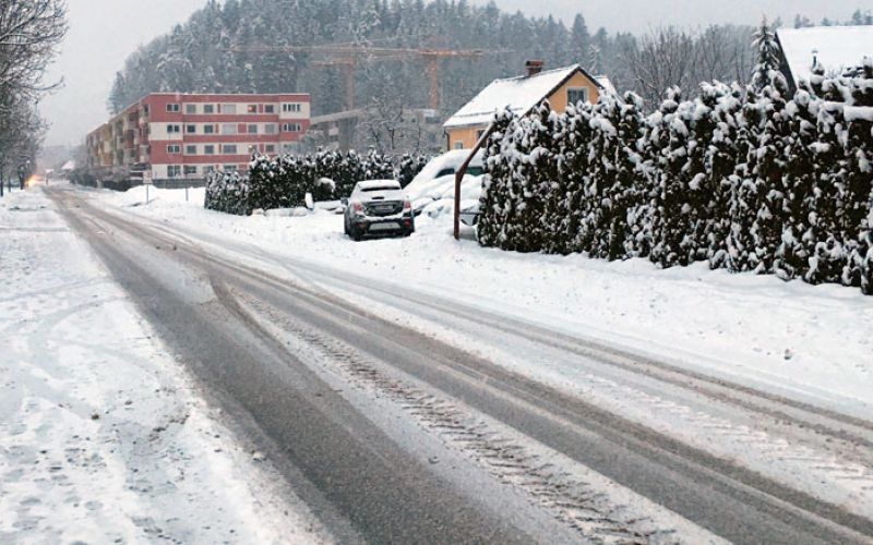 cesta-sneg-pluzenje