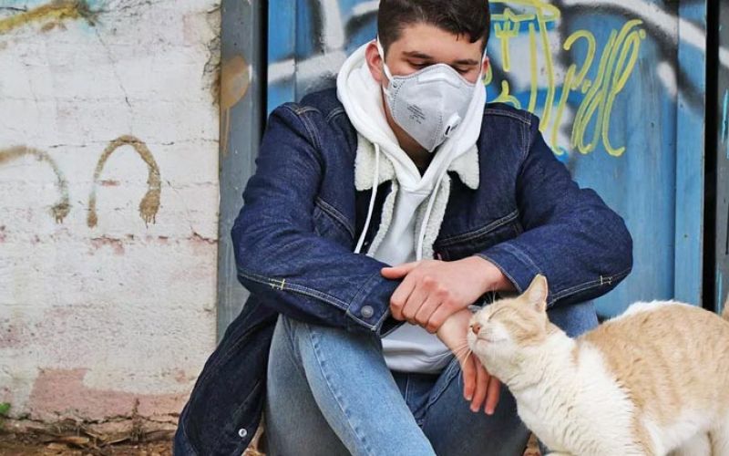 koronavirus-maska-muca