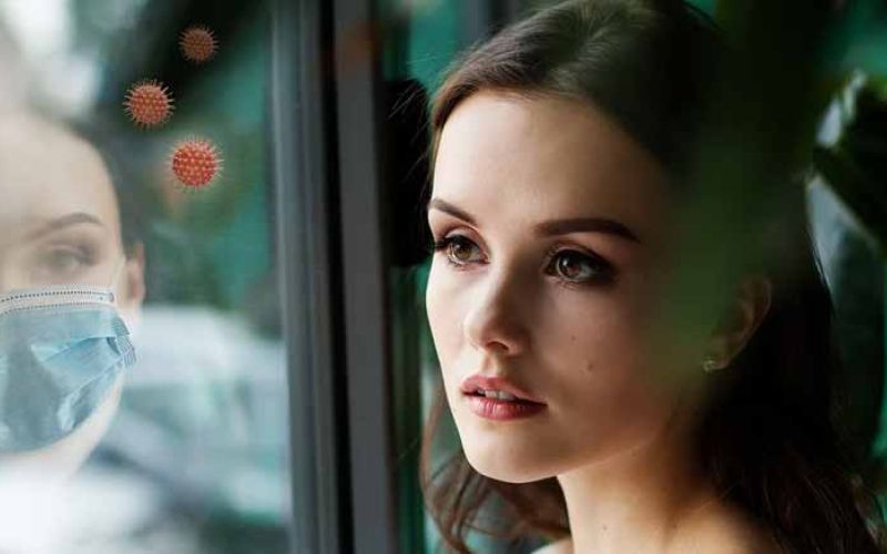 korona-maska-zenska-ljubljenje