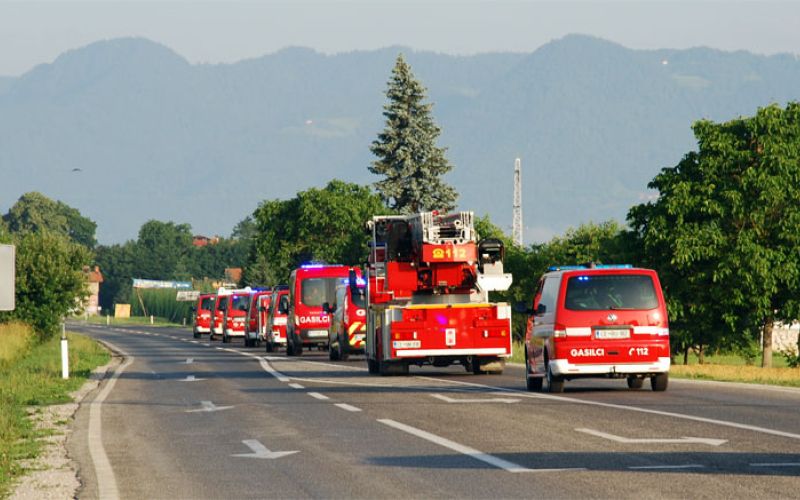 gasilci_pomoc_neurje_crnomelj