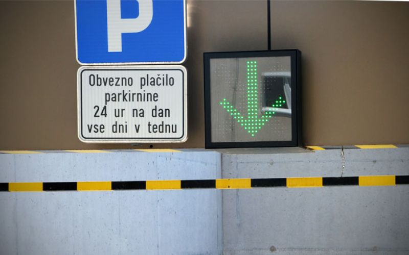 parkiranje_mobilno-placevanje-velenje-garazna-hisa