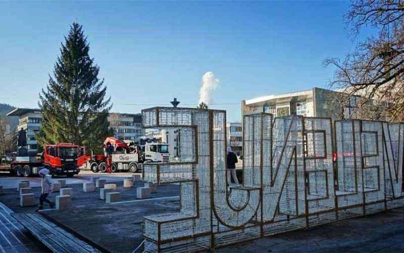 novoletna-smreka-titov-trg