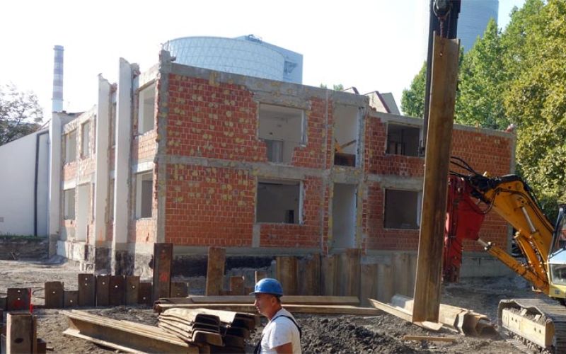 glasbena_sola_sostanj_gradnja