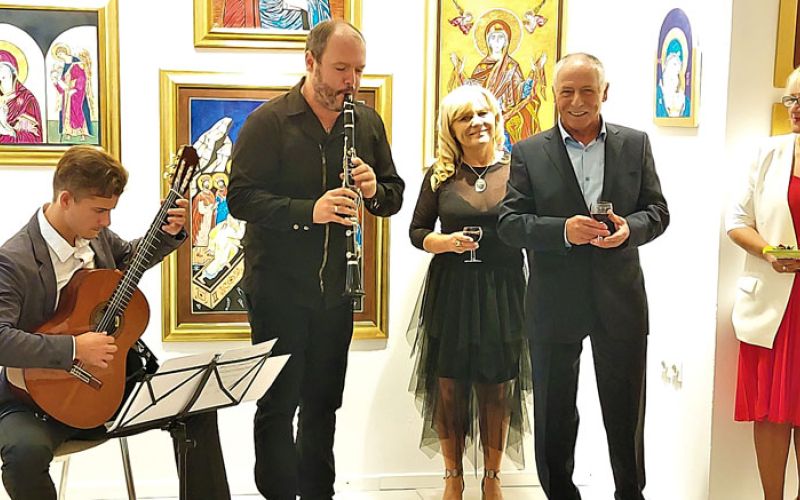 razstava-košarkoski-NČ-Ob-otvoriti-pregledne-razstave-70-let-Alimpije-Košarkosi-v-Mestni-galeriji...