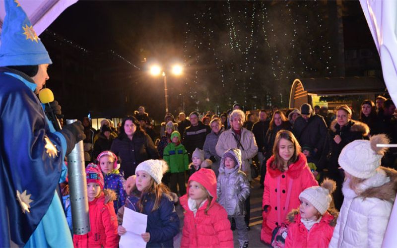 carobna_promenada_otroci_2017