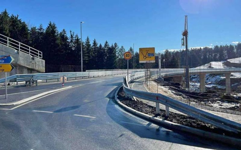 cesta-graska-gora-skale-gaberke