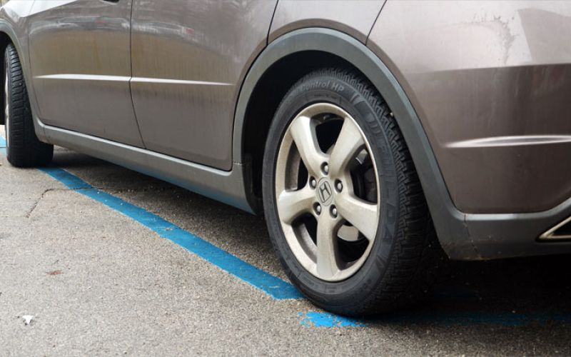 parkiranje-modra-cona