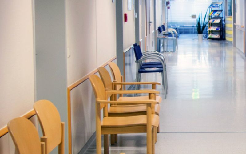 bolnica, cakalnica, cakanje, gripa