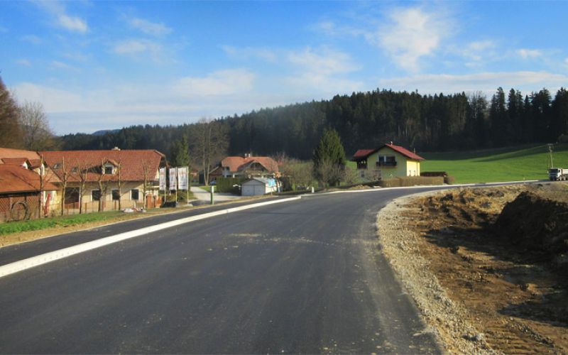 cesta ravne