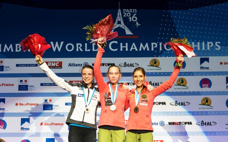 janja-garnbret-svetovna-prvakinja-mina-markovic-bronasta-v-parizu_foto-luka-fonda