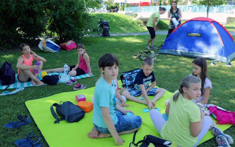 pocnitnice-kamp-otroci-mzpm